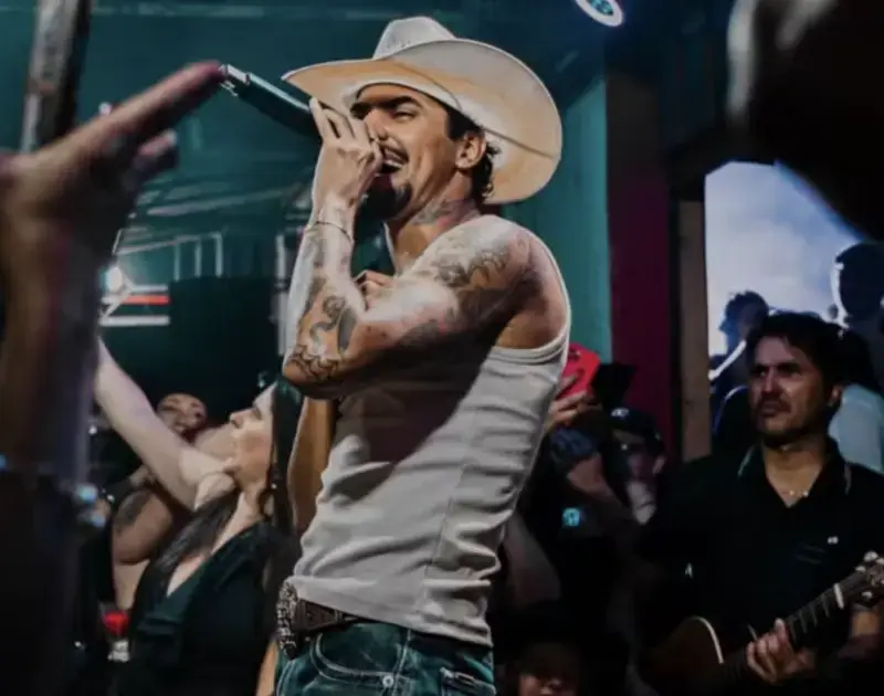 ‘Peão Todo Tatuado’: Jeninho põe agrofunk no topo do Hot 100