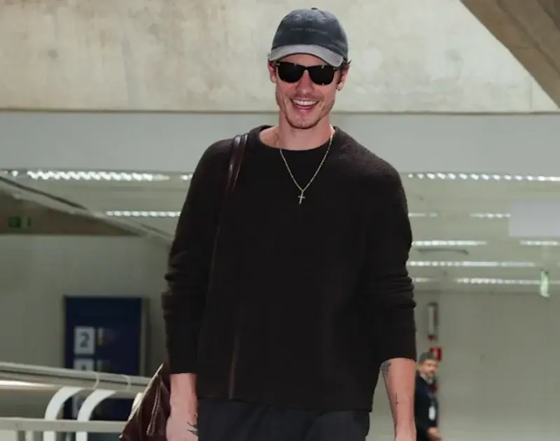 Shawn Mendes desembarca no Rio às vésperas do Dia dos Namorados