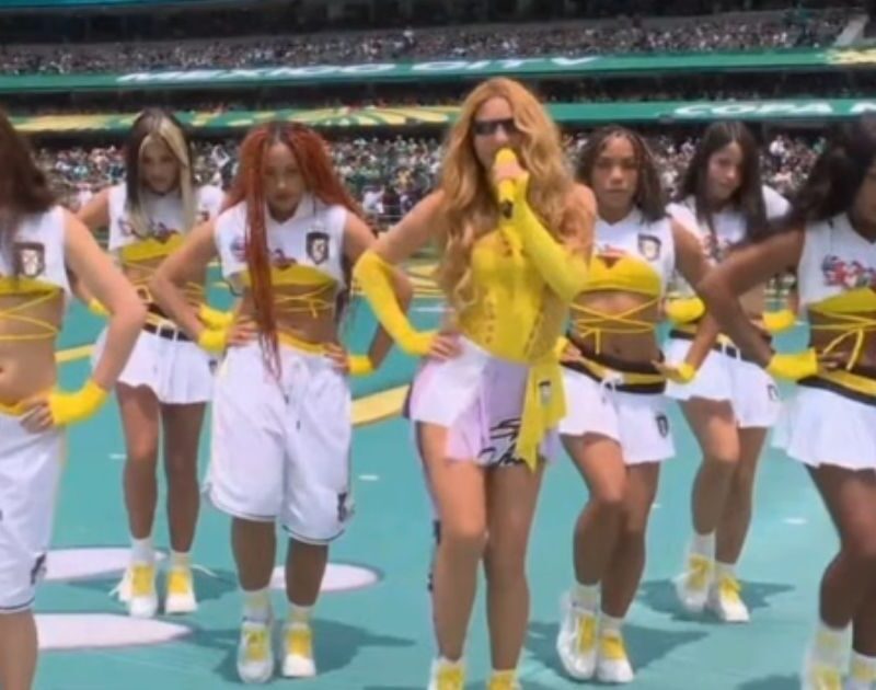 Shakira e Burna Boy abrem Copa do Mundo no México; veja vídeos