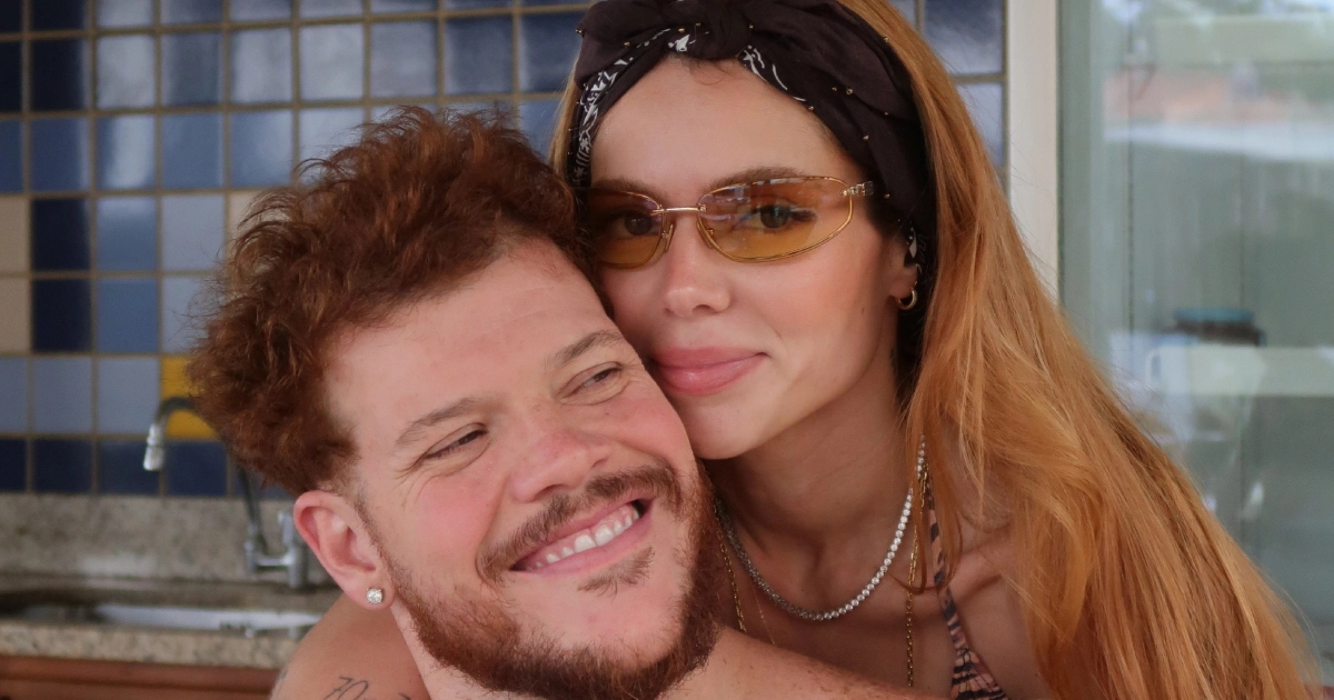 Casais do samba se declaram no Dia dos namorados: 'Meu porto seguro, te amo' 2 Ferrugem e Thaís Vasconcellos (Arquivo pessoal)