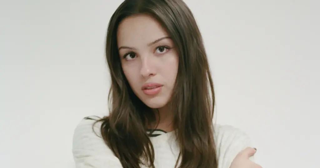 'Senti alguns espíritos': Olivia Rodrigo e os fantasmas de Versalhes em clipe 1 Olivia Rodrigo