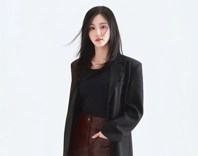 Kwon Eunbin, do CLC, anuncia aposentadoria do entretenimento: ‘Vazio’