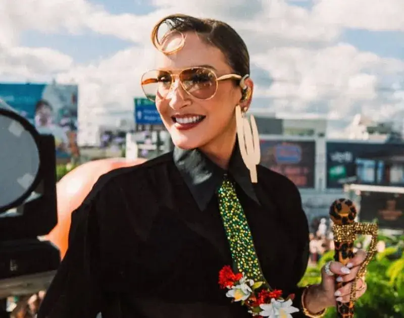 Claudia Leitte fala sobre Carnaval fora de época, resiliência e novos projetos