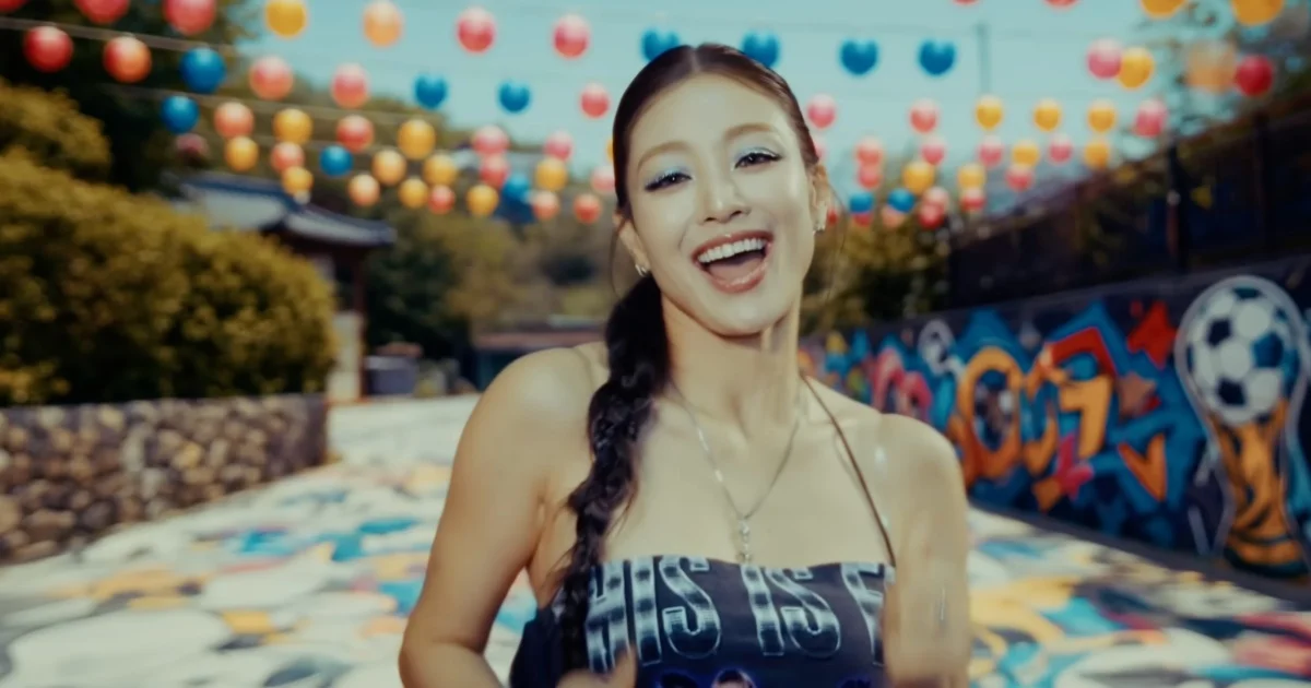 Jihyo, do TWICE, em clipe de IA de 'Follow Me'