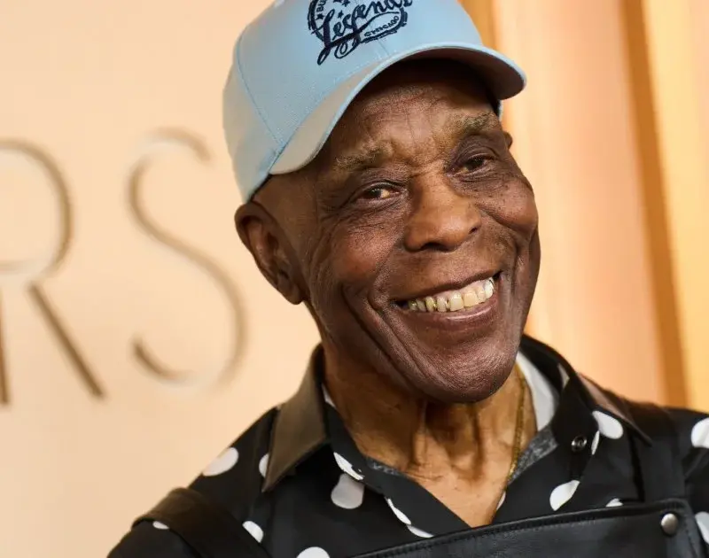 Buddy Guy celebra 90 anos em show com Clapton, Mayer e mais 20 convidados