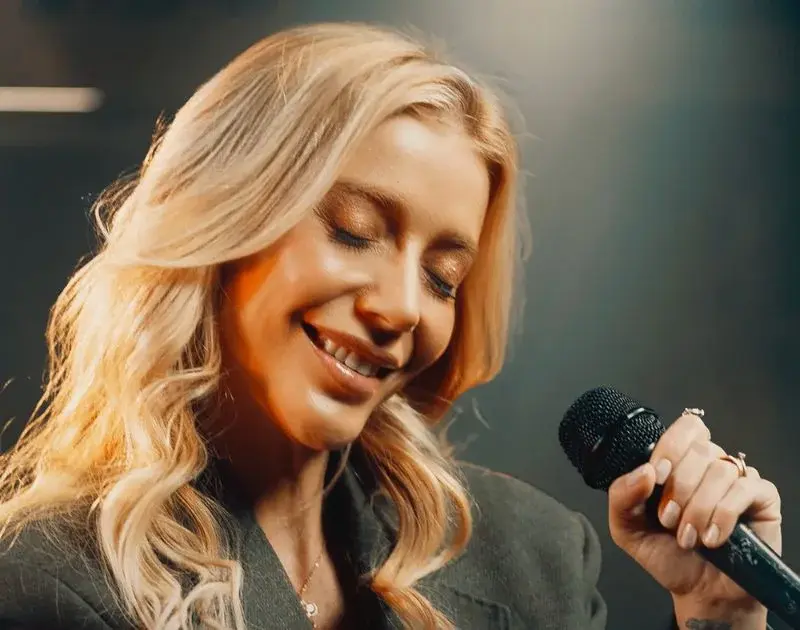 Luiza Possi estreia na música gospel com o EP ‘Quero Conhecer Jesus’