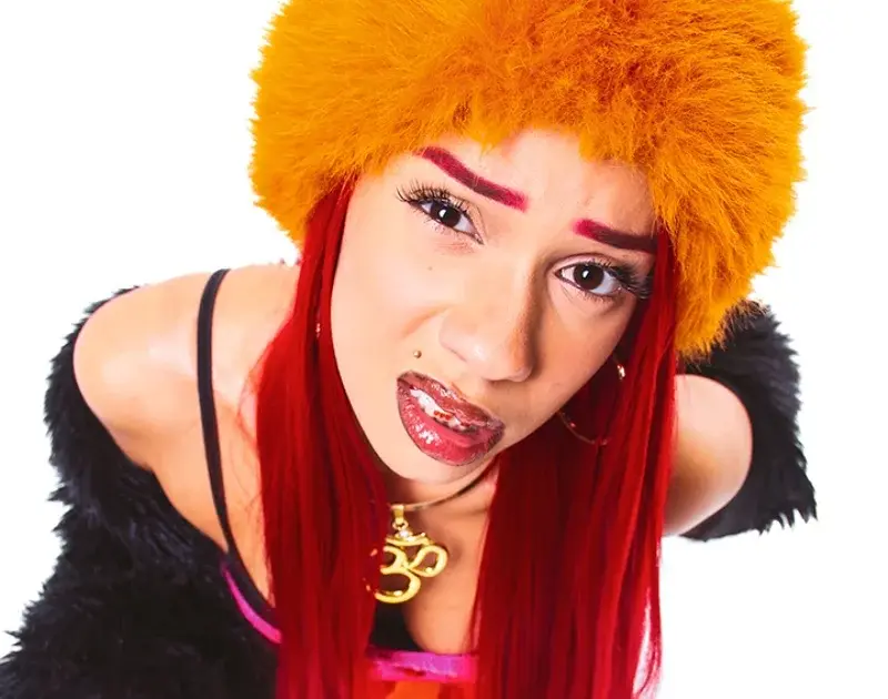 Embaixadora do programa AMPLIFIKA, Ciça lança ‘Foca em Mim’ pelo Spotify Singles