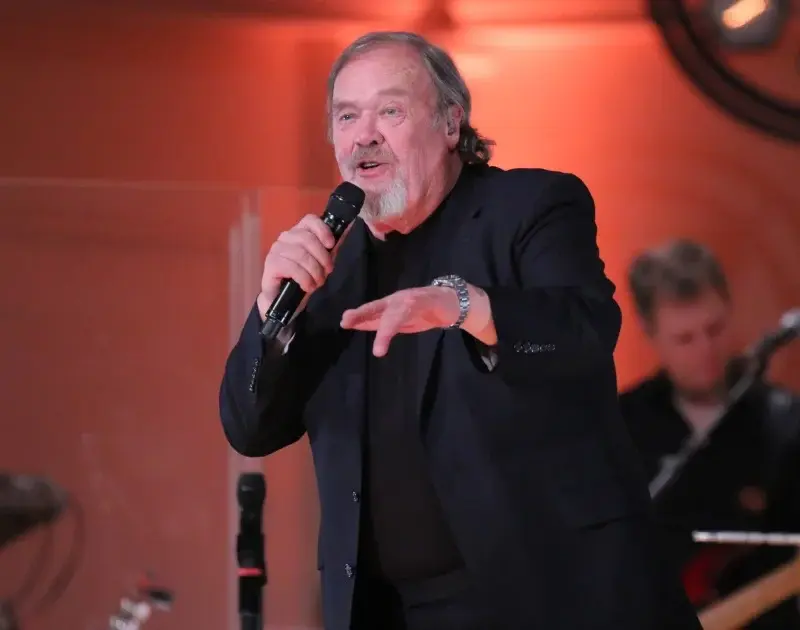 Morre David Clayton-Thomas, vocalista do Blood, Sweat & Tears, aos 84 anos