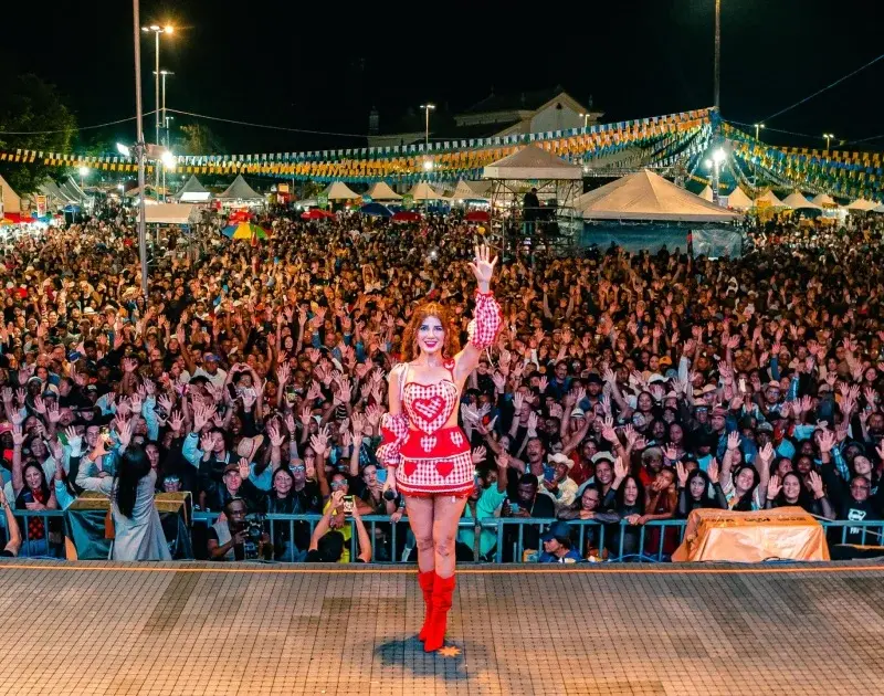 Paula Fernandes celebra 1º fim de semana de São João com shows na Bahia