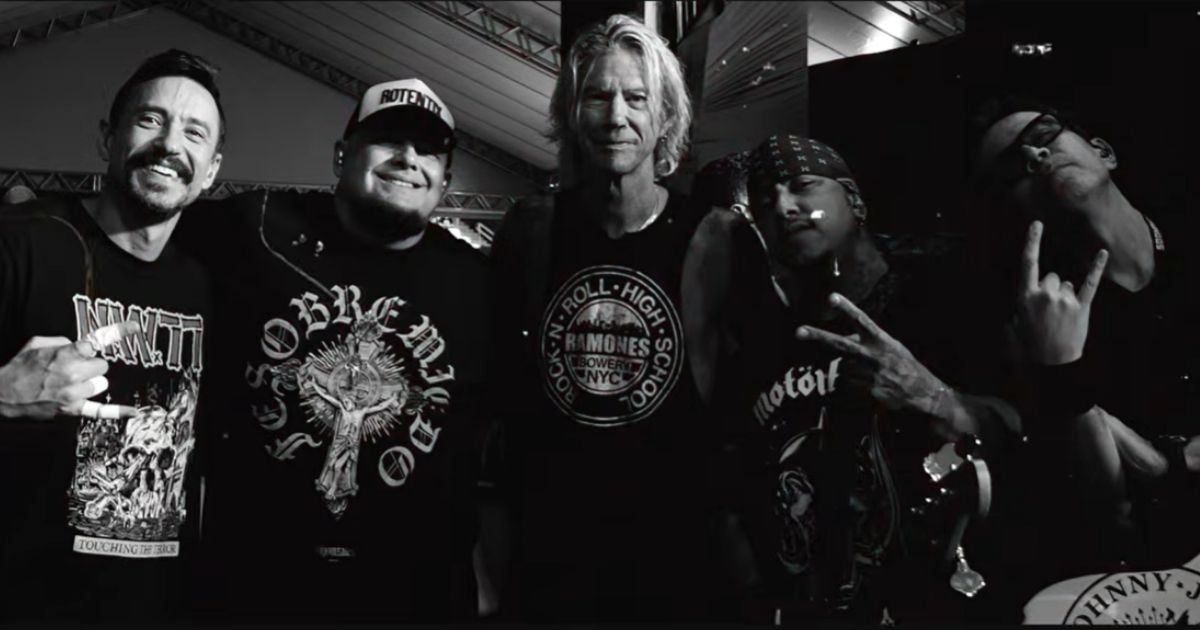 Raimundos com Duff McKagan do Guns N' Roses (Reprodução YouTube)