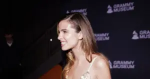 Giulia Be no Grammy Museum (Divulgação/Alejandra Hinojosa)
