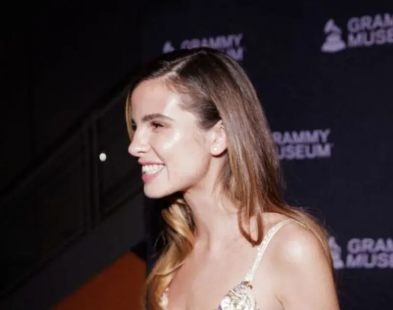 Giulia Be leva projeto em três idiomas ao Grammy Museum