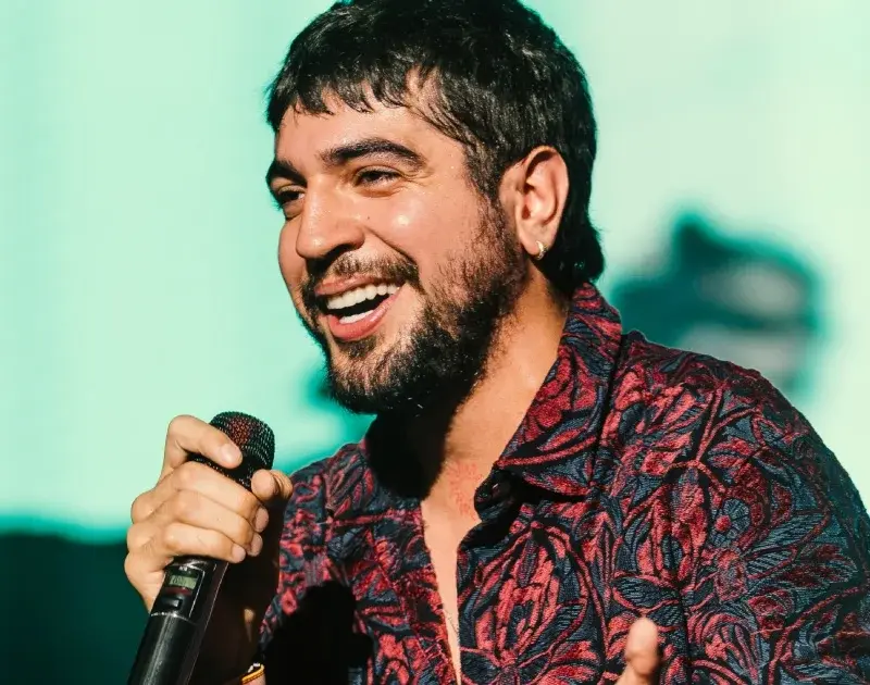 Em Campina Grande, Nattan faz show em homenagem a Flávio José