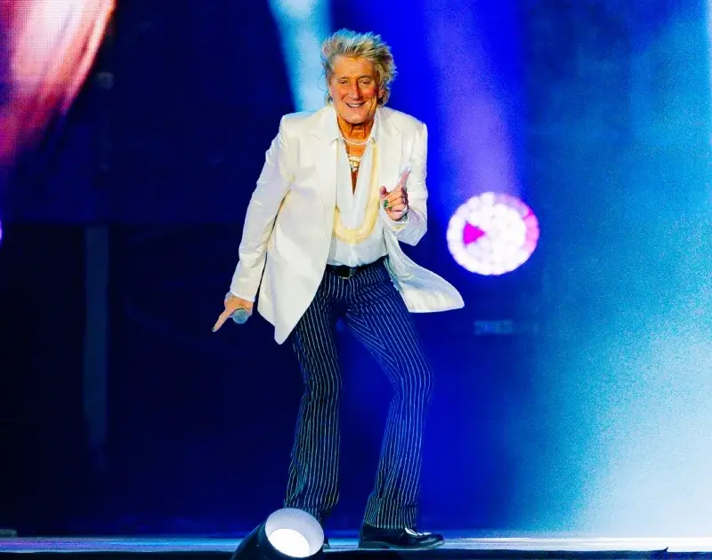 Rod Stewart cancela turnê após passar por procedimento cardíaco