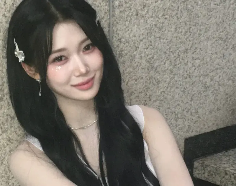 Após desmaio no palco, YuBin é afastada do tripleS para cuidar da saúde