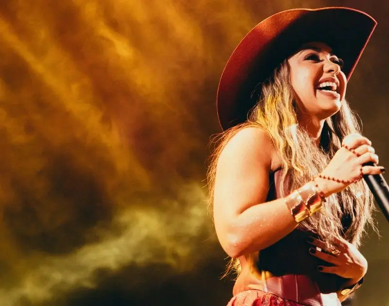 Laysa Valadares vence votação para cantar no Pedro Leopoldo Rodeio Show 2027