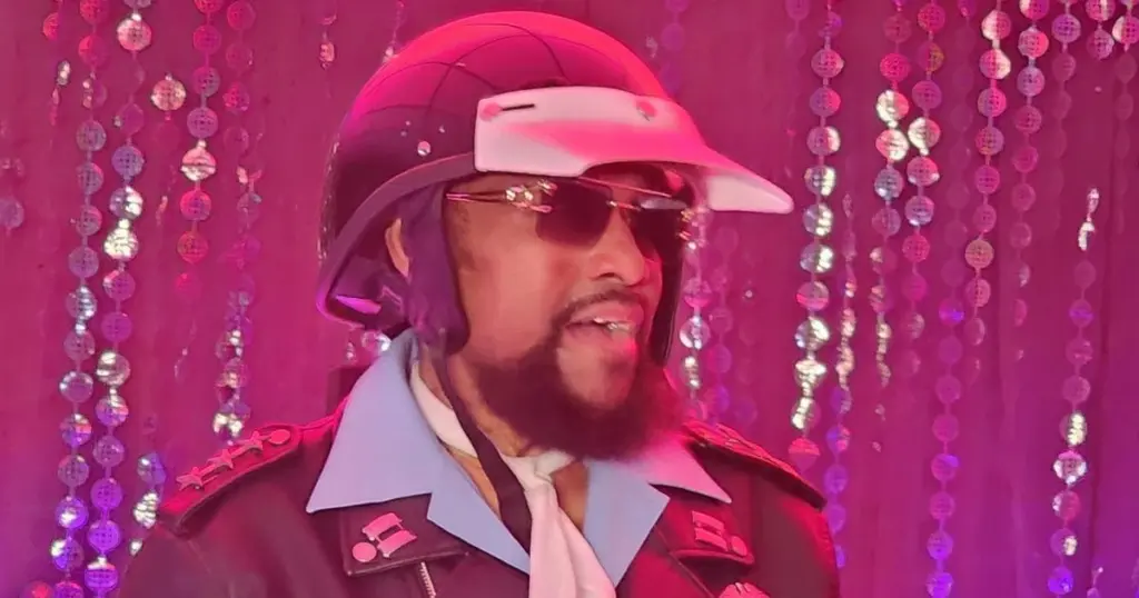 Victor Willis, cantor da Village People (reprodução Facebook @RealVillagePeople)