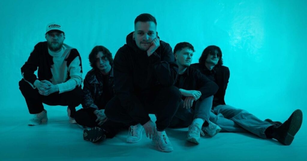 Banda de metalcore viraliza ao copiar pausa para hidratação da Copa 1 A banda alemã Deadend (Divulgação)