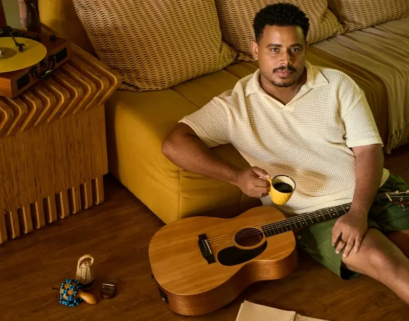 Caio Nunez estreia com disco que une ancestralidade e afeto