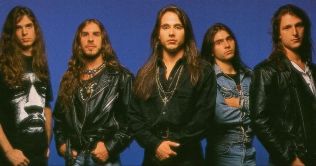 O Angra na época de "Angels Cry": Kiko Loureiro, Luís Mariutti, André Matos, Ricardo Confessori e Rafael Bittencourt (Reprodução)