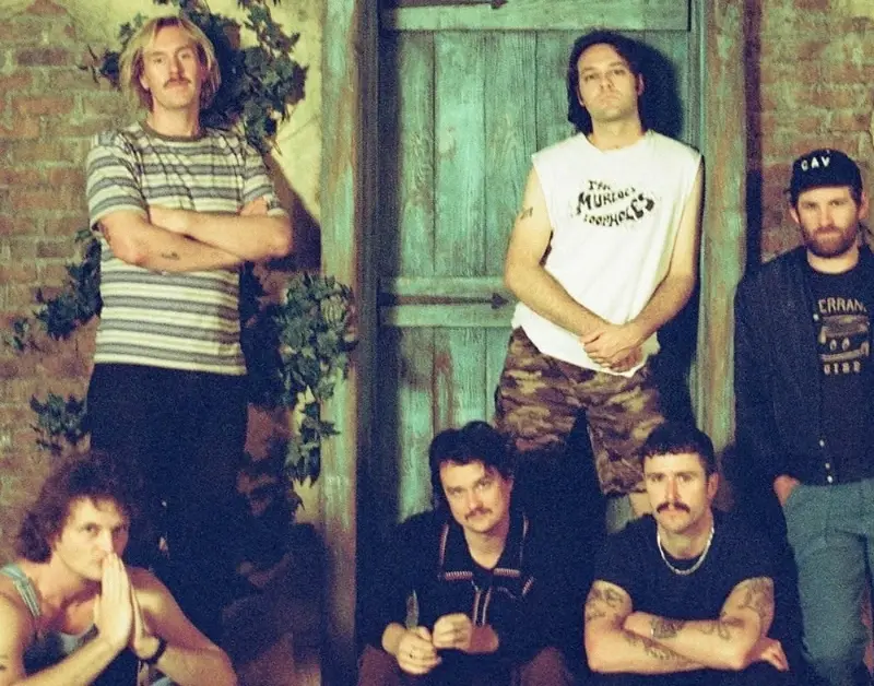 King Gizzard e The Lizard Wizard anuncia álbum eletrônico; ouça single