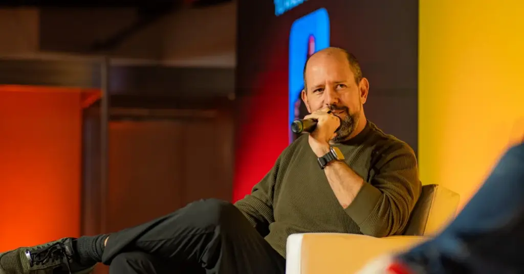 Diretor do Tomorrowland Brasil fala sobre bastidores da edição 2027 1 Mario Sergio, diretor do Tomorrowland Brasil, na Hot Beats Music Conference (@Bruno_contrino)