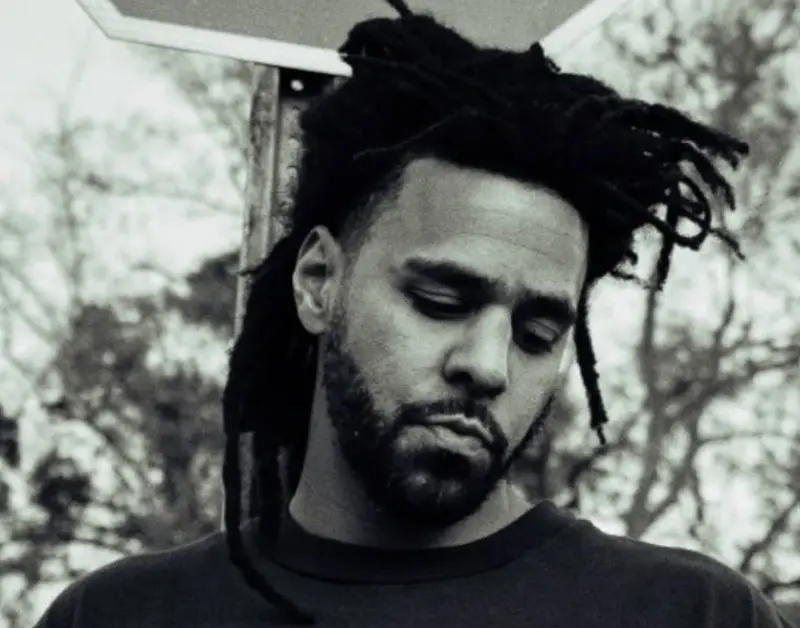 J. Cole transforma álbum em revista de colecionador