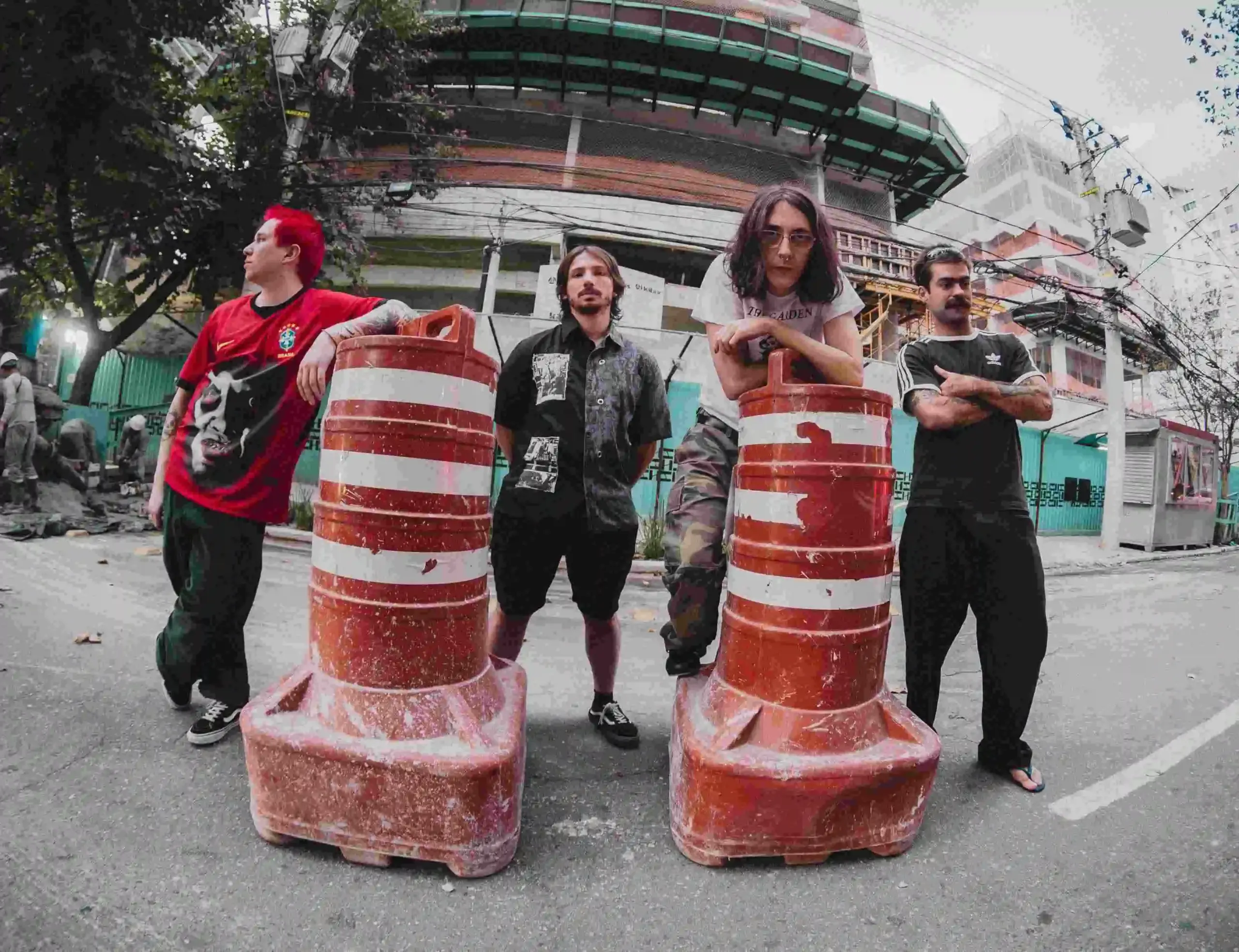Budang anuncia novo vocalista e data de estreia da nova formação; veja fotos 5 A nova formação do Budang (Jorge Daux/Divulgação)