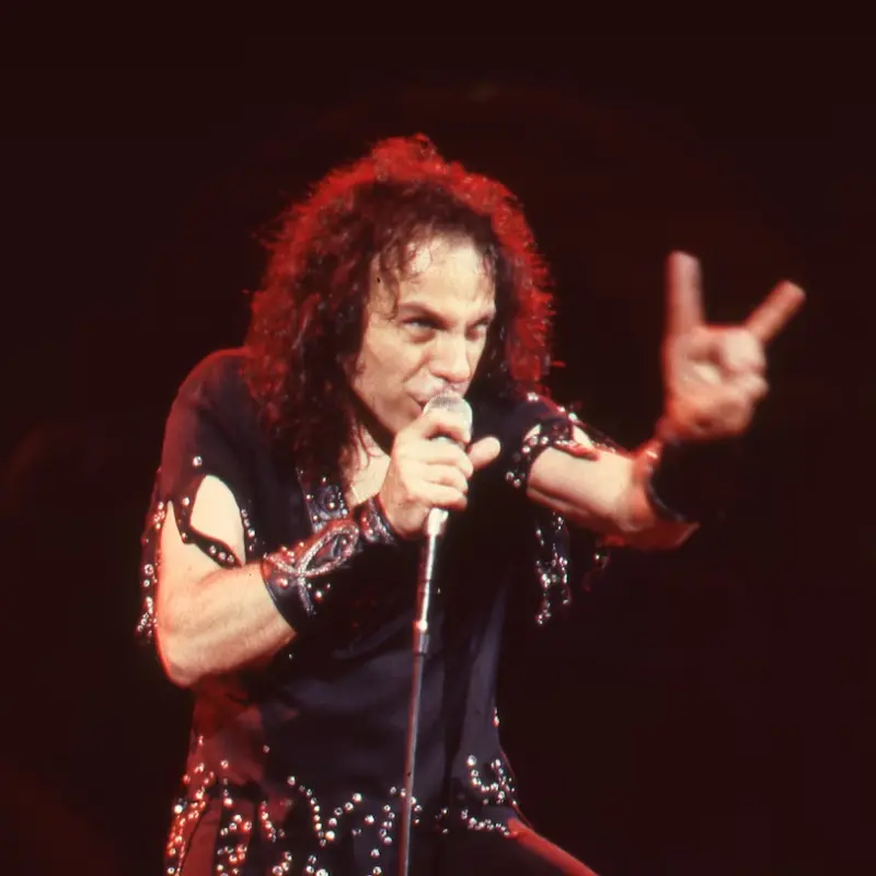 Como o ‘chifrinho’ virou o símbolo do rock e heavy metal? Pioneiro não foi Dio