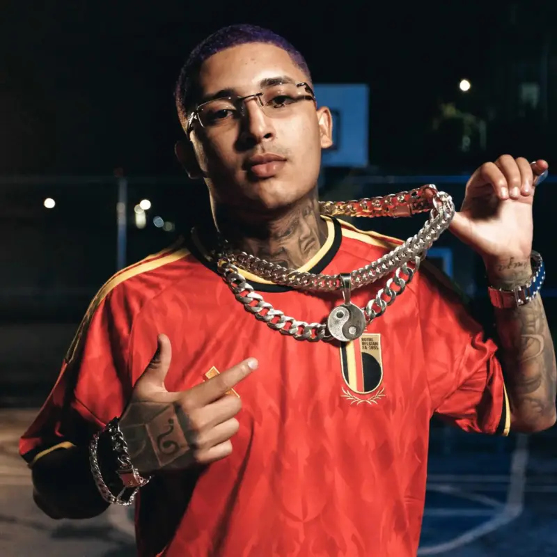 Sem panelinhas: MC FR da Norte vendeu bala no sinal antes de despontar no funk