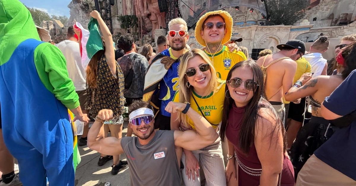 Nicolas Bolzan (à esquerda), Weslei Silva, Matheus Griebler, Franciele Scheffer e Adriene Magalhães (à direita)