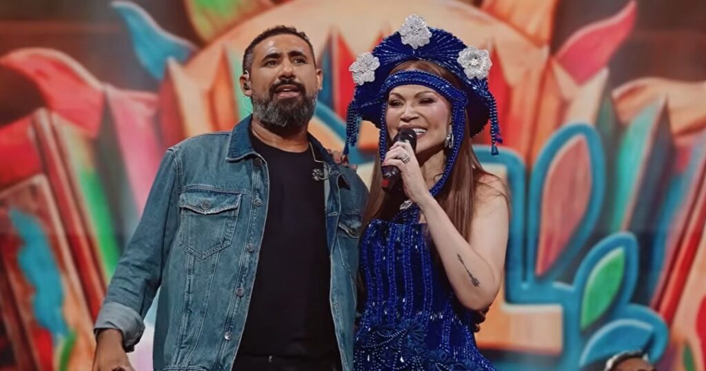 Raí Saia Rodada e Solange Almeida no clipe de "Peito Oco" (Reprodução YouTube)