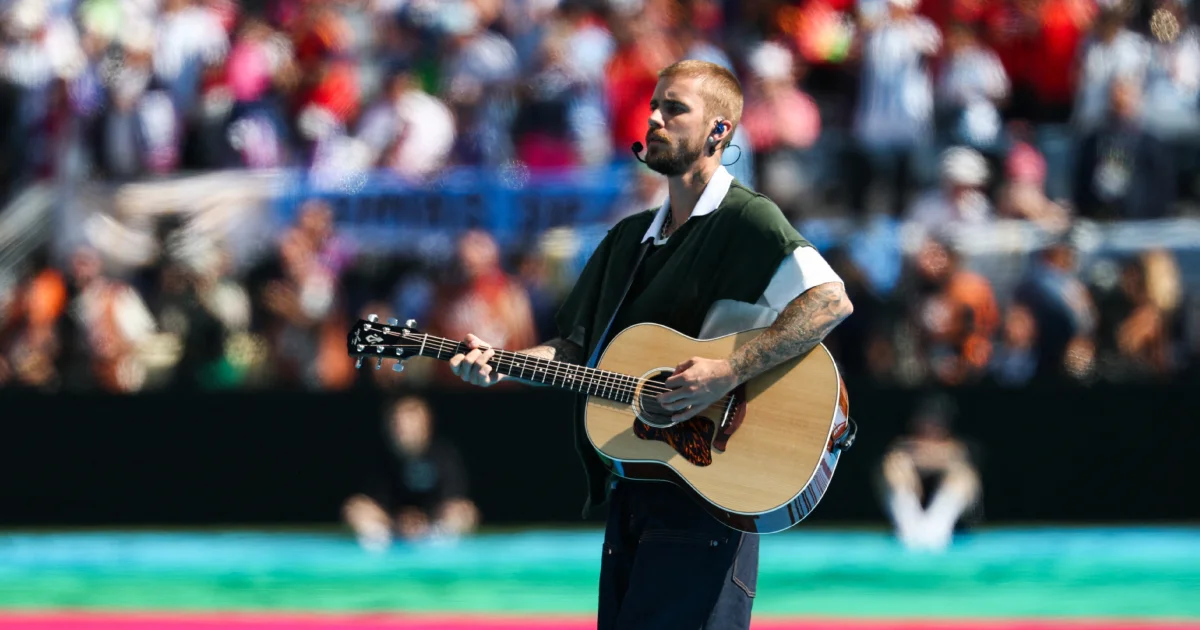 Com direito a R9 e R10, veja imagens dos shows da final da Copa do Mundo 2026 8 Justin Bieber no show do intervalo da Copa do Mundo 2026
