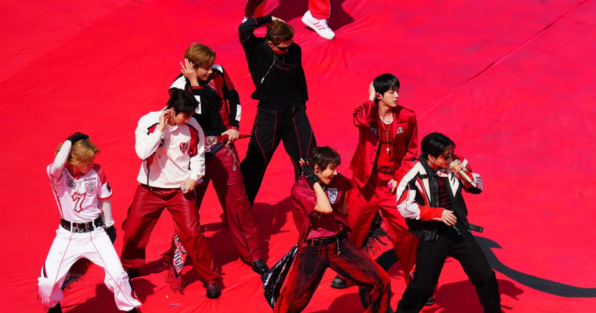 Com direito a R9 e R10, veja imagens dos shows da final da Copa do Mundo 2026 7 BTS no show do intervalo da Copa do Mundo 2026