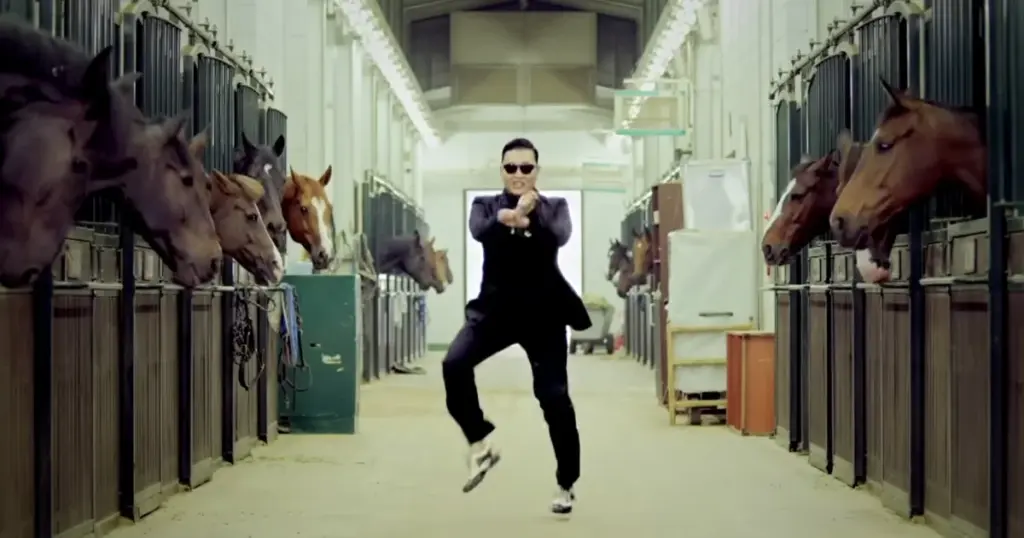 'Gangnam Style', de PSY, quebra recorde com 6 bilhões de views no YouTube 1 PSY em clipe de 'Gangnam Style' (YouTube/Reprodução)