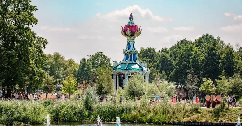 Favela Som Sistema se apresentou no palco Elixir no Tomorrowland (divulgação)