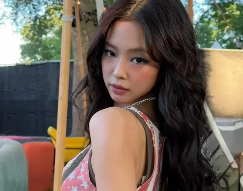 Jennie lança ‘Less than a Lover’ com novo estilo lo-fi e clipe inédito