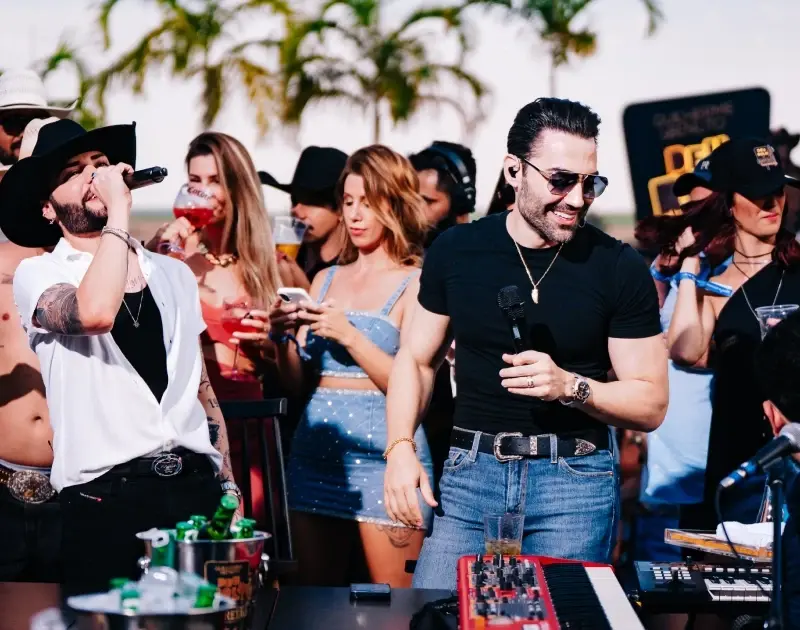 Guilherme e Benuto lançam versão completa de álbum gravado em Barretos