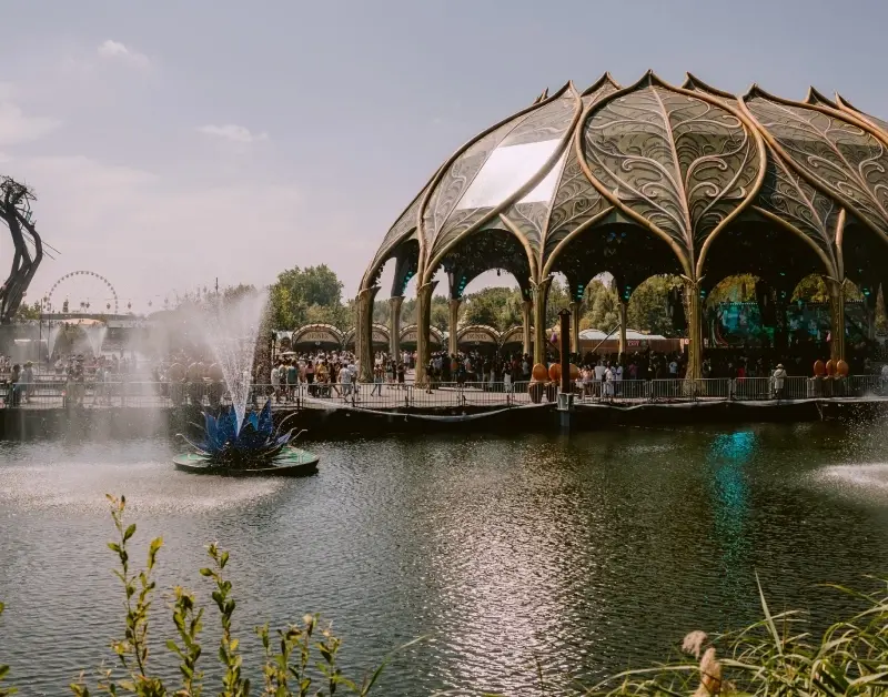 Tomorrowland reúne 400 mil pessoas e 35 marcas em sua maior edição
