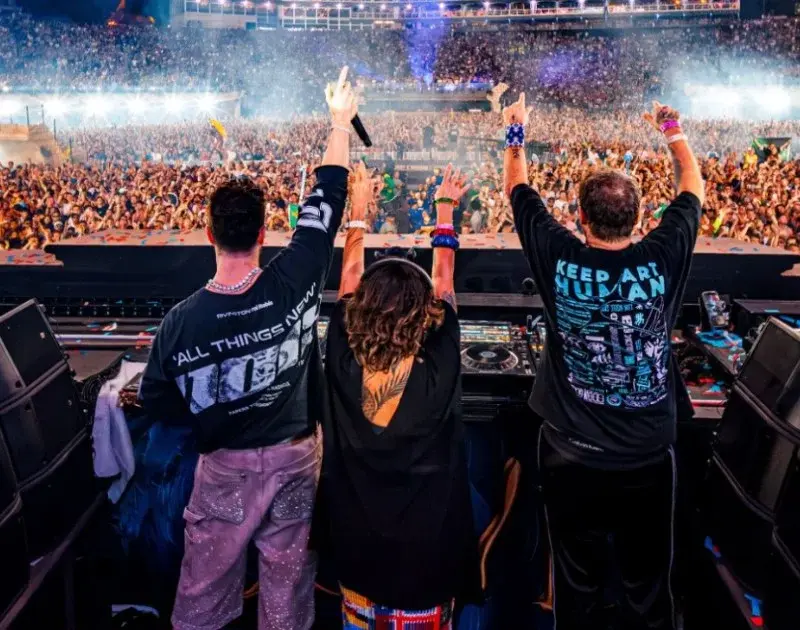 Alok celebra os 30 anos de carreira dos pais no Tomorrowland Bélgica