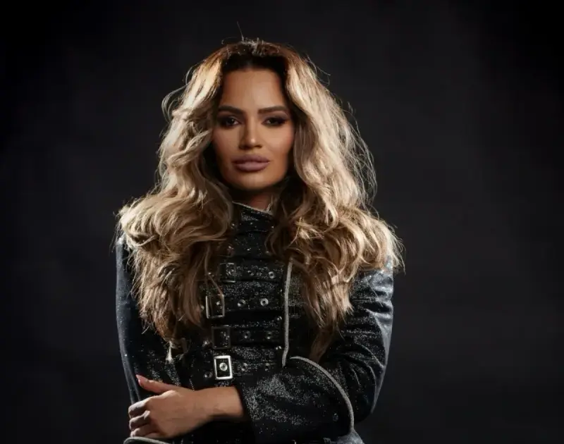 Natália Sarraff, filha de Joelma, anuncia retorno à música