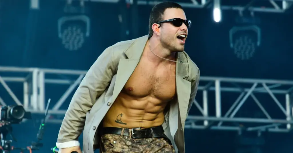 Lagum fala como a energia da banda se conecta com os fãs no João Rock 1 Pedro Calais, vocalista da banda Lagum, no João Rock 2026 (Eduardo Martins/Brazil News)