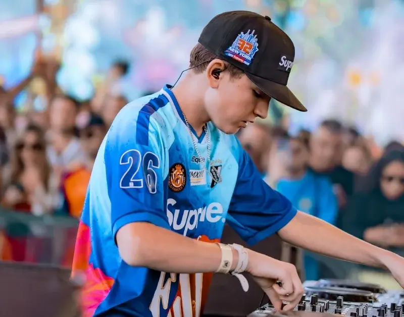 Elfigo estreia no Tomorrowland com apenas 15 anos; saiba mais