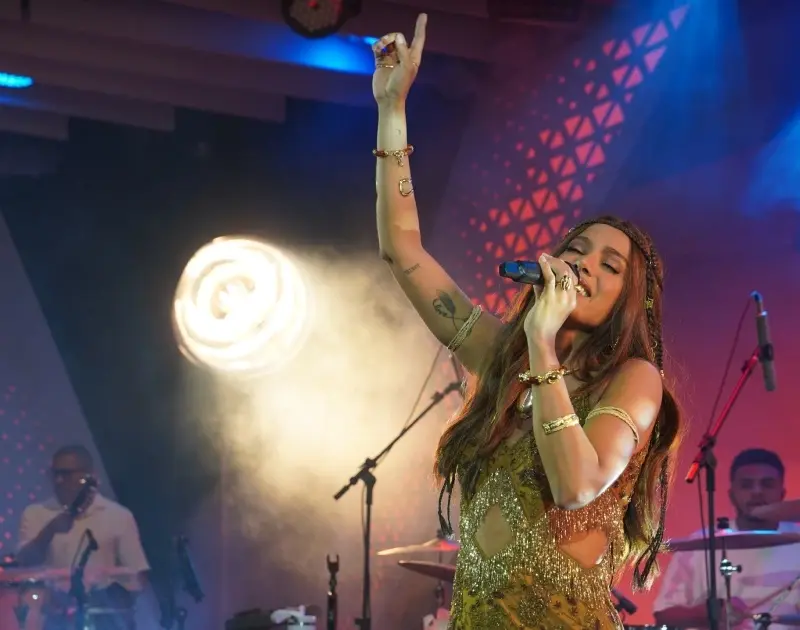 Anitta conta que superou medo de falar sobre candomblé publicamente