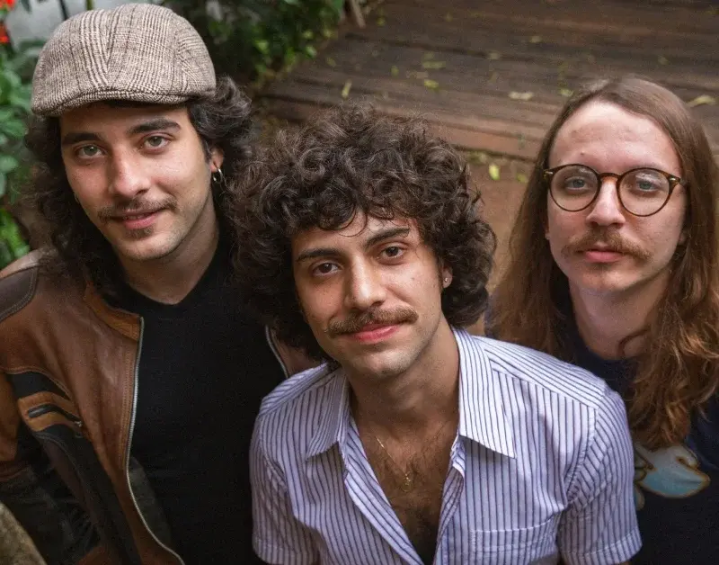 Colomy amadurece e lança segundo álbum, ‘Pra Quem Andou Perdido’