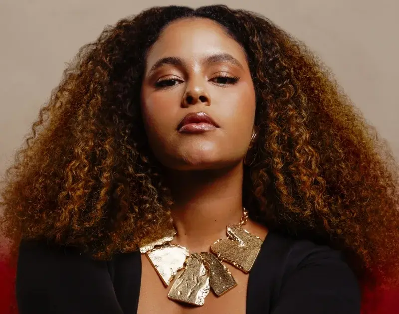 Rachel Reis revela detalhes da parceria com Marina Sena