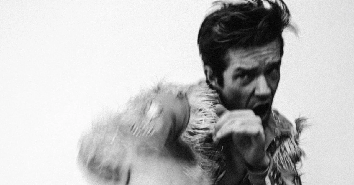Brandon Flowers na capa do álbum "Thrasher" (reprodução/@brandonflowers)
