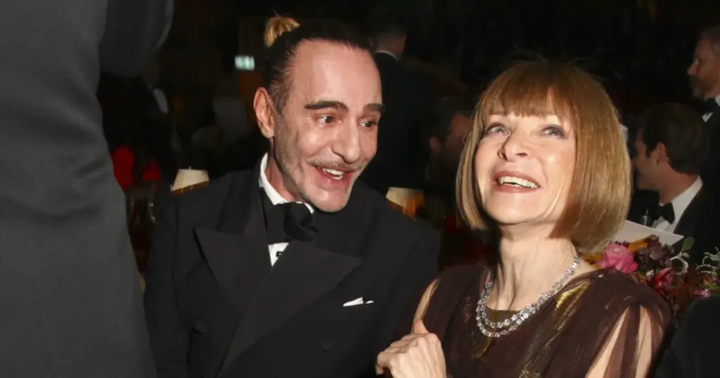 Met Gala 2027 homenageará John Galliano apesar do passado controverso 1 John Galliano e Anna Wintour