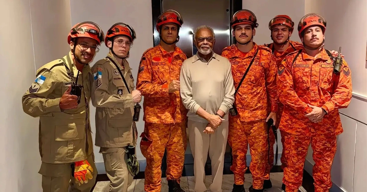 Gilberto Gil e bombeiros do Rio de Janeiro (reprodução/@corpodebombeiros_rj)