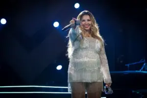 A atriz Marina Versos, que interpreta Marília Mendonça em produção do Prime Video